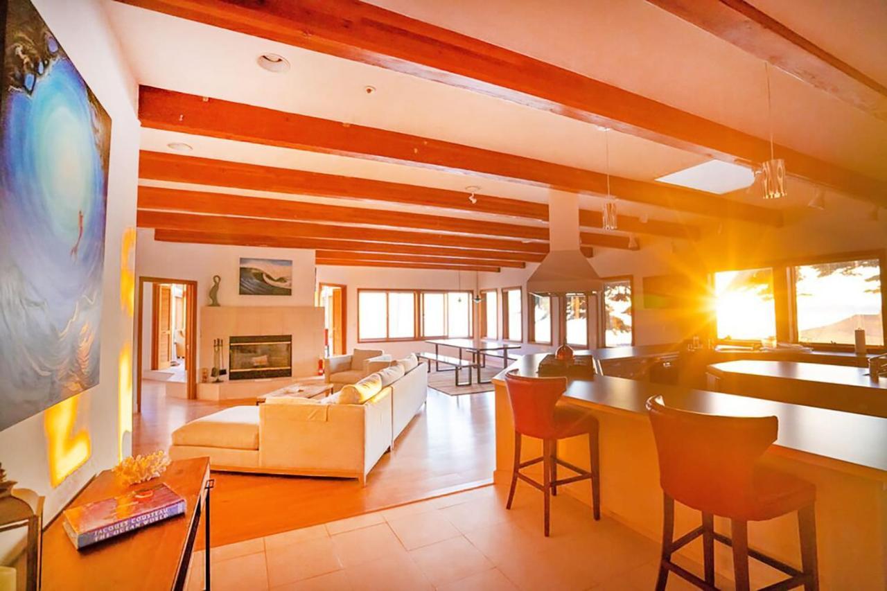 Luxury Beachfront Penthouse Walk To The Restaurants Entertainment