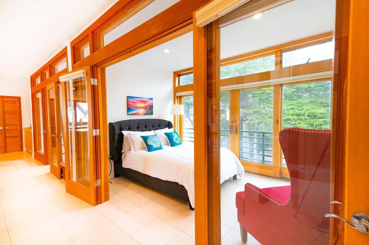 Holiday home Luxury Beachfront Penthouse Walk To The Restaurants Entertainment