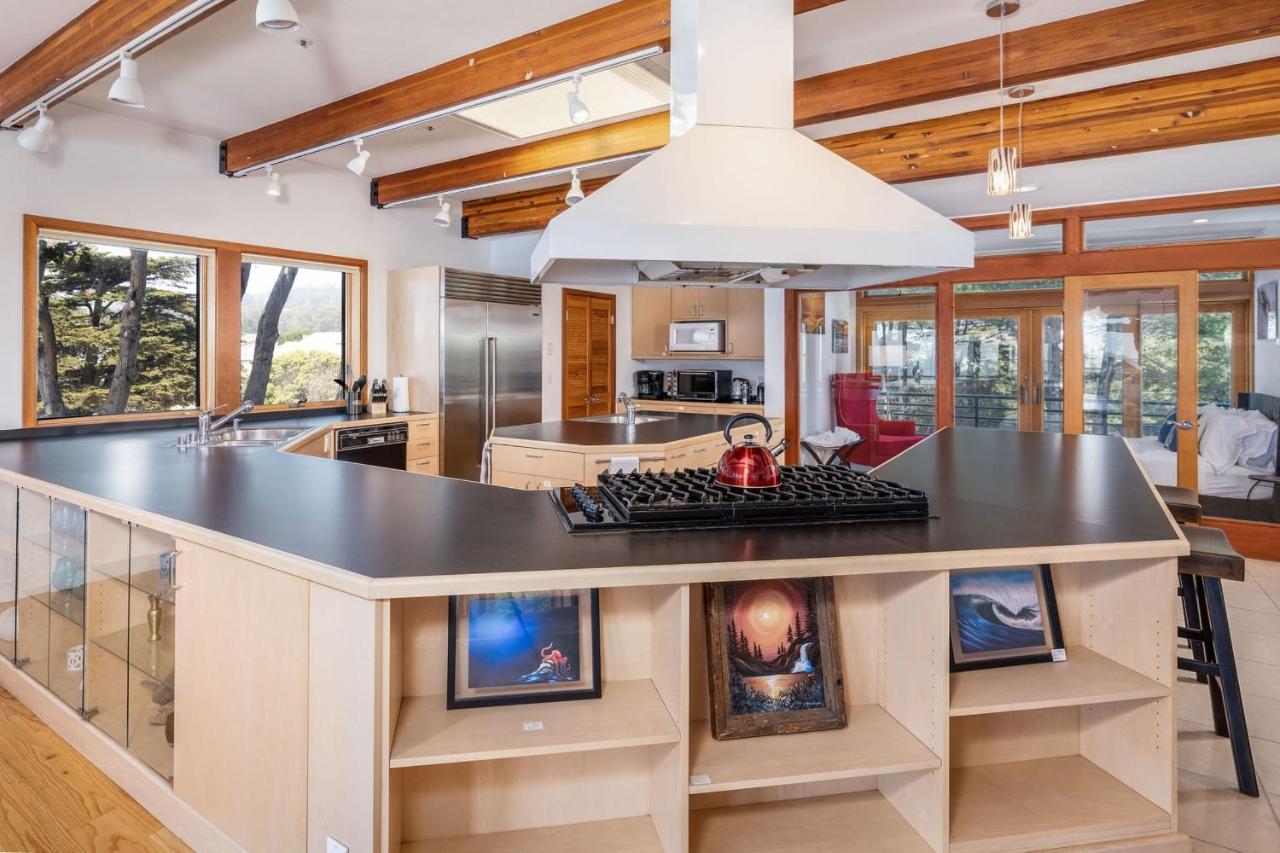 Luxury Beachfront Penthouse Walk To The Restaurants Entertainment * Half Moon Bay