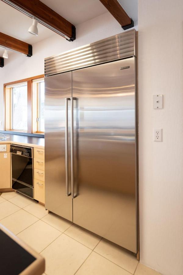 Luxury Beachfront Penthouse Walk To The Restaurants Entertainment Holiday home