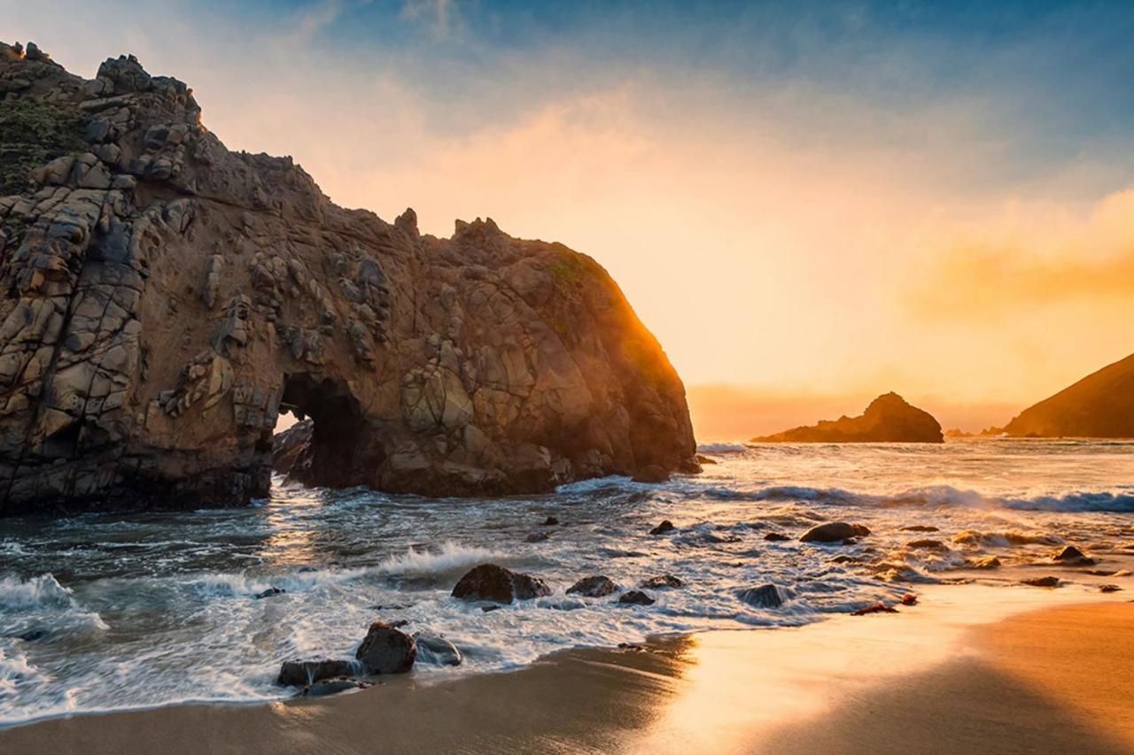 Holiday home Luxury Beachfront Penthouse Walk To The Restaurants Entertainment Half Moon Bay